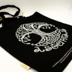 Tote bag negra Árbol de la Vida Asturias frontal | Asturias Encantada