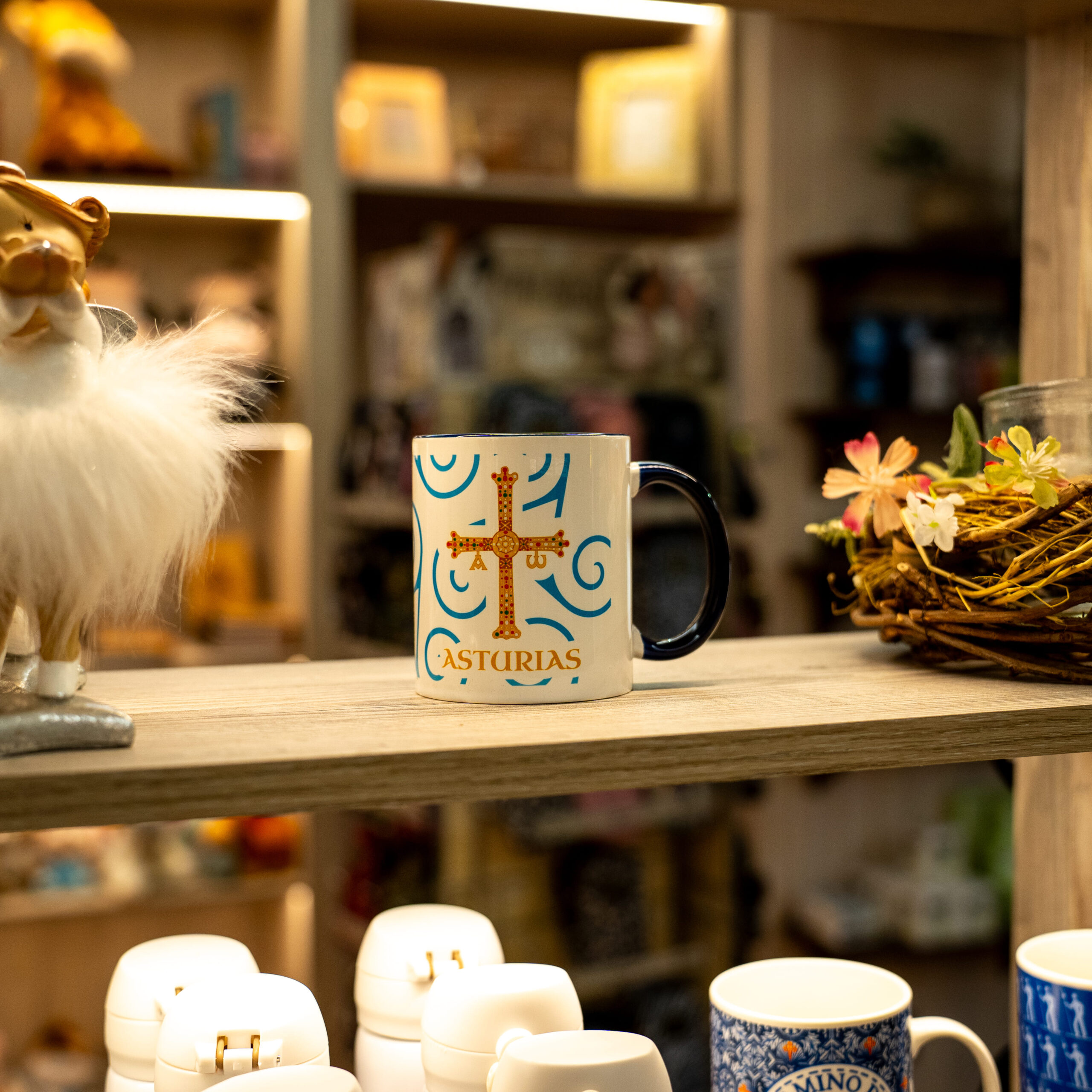 Taza cerámica Cruz de la Victoria Asturias frontal | Asturias Encantada
