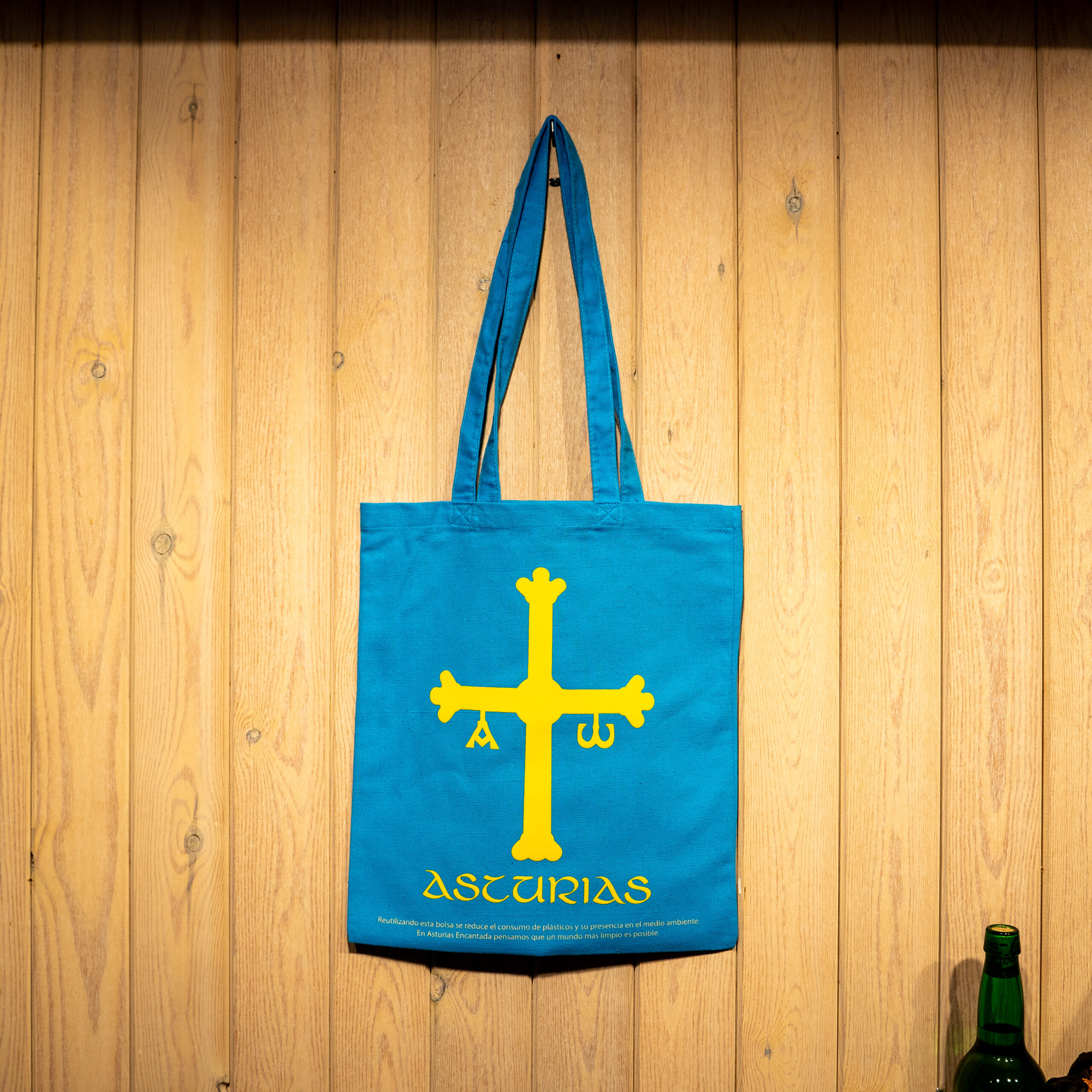 Tote bag azul Cruz de la Victoria Asturias frontal | Asturias Encantada